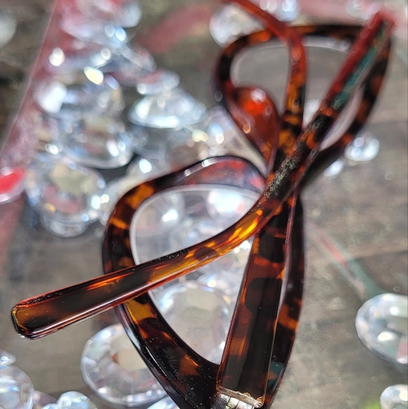 A. J. Morgan reading glasses - Picture 4 of 9